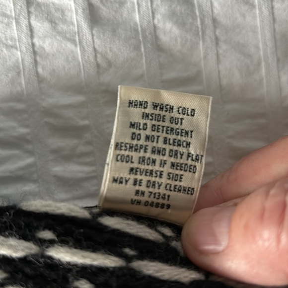 LL Bean EUC 100% Wool Norwegian Fair Isle Cardigan Sweater Sz L Mint Cond - Picture 9 of 9